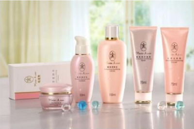 加盟花漾丽人化妆品，如何结合美容服务实现生意兴隆